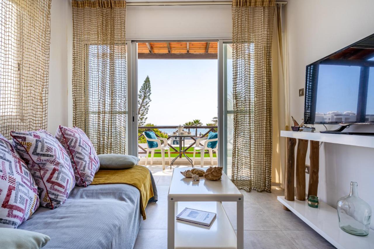 Seawaves 1- Bedroom Apartment Near Meneou Beach Larnaca Exteriör bild