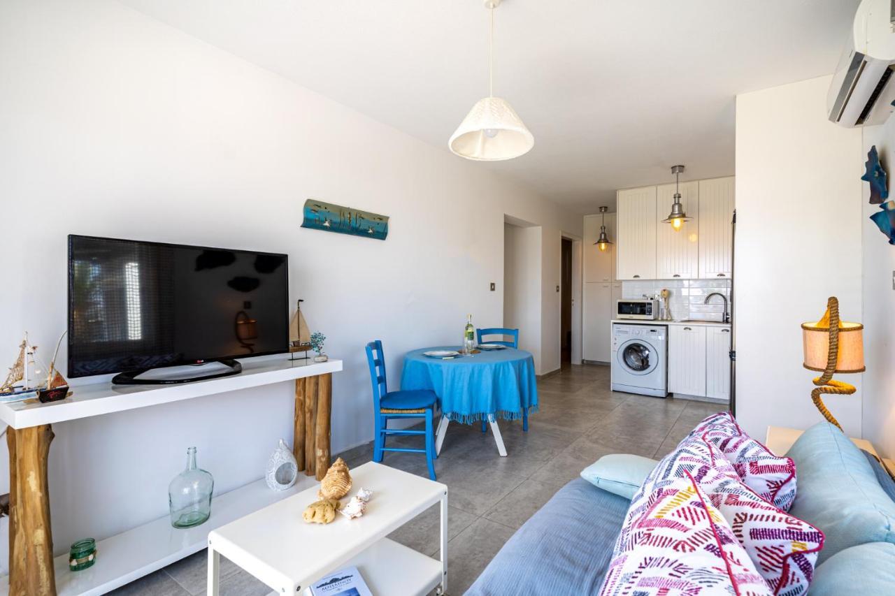 Seawaves 1- Bedroom Apartment Near Meneou Beach Larnaca Exteriör bild