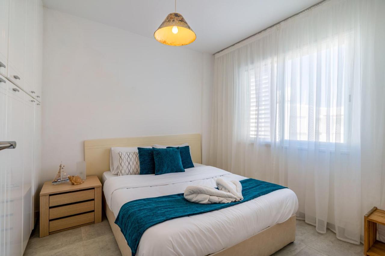 Seawaves 1- Bedroom Apartment Near Meneou Beach Larnaca Exteriör bild