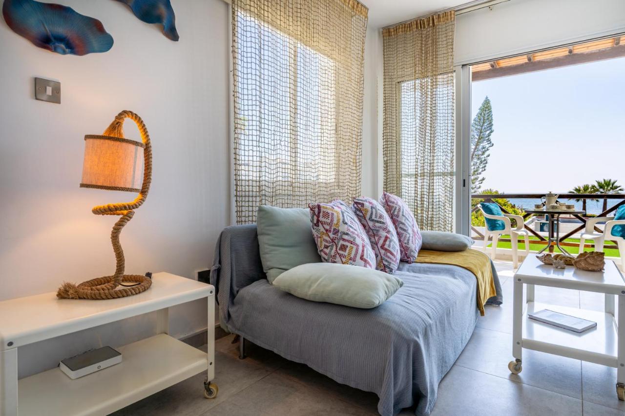 Seawaves 1- Bedroom Apartment Near Meneou Beach Larnaca Exteriör bild